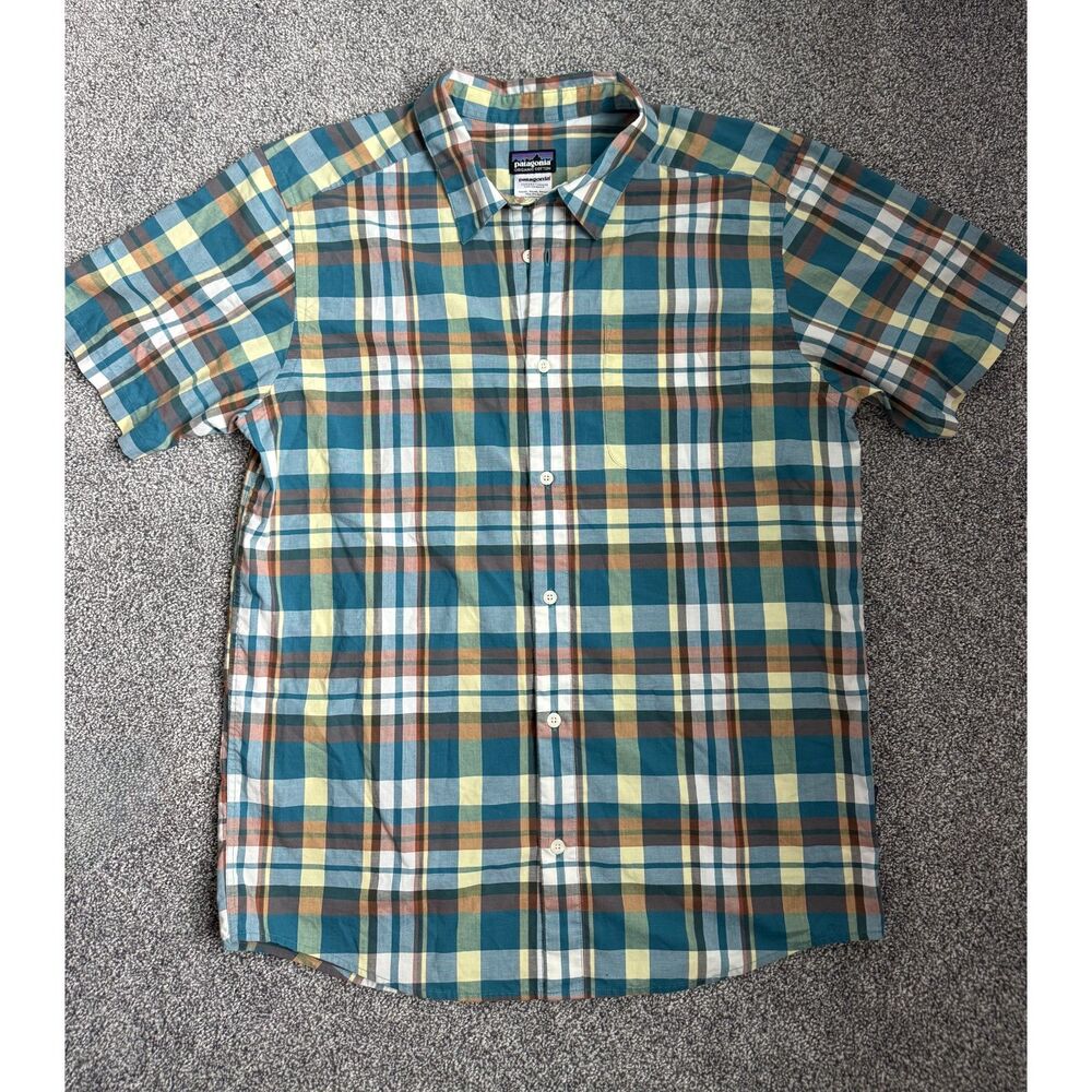 Patagonia (Organic Cotton) Mens Short Sleeve Button Up Shirt